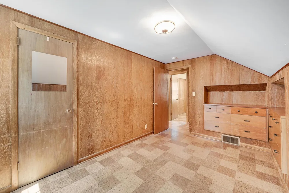 1525 Asbury St, Saint Paul, MN 55108