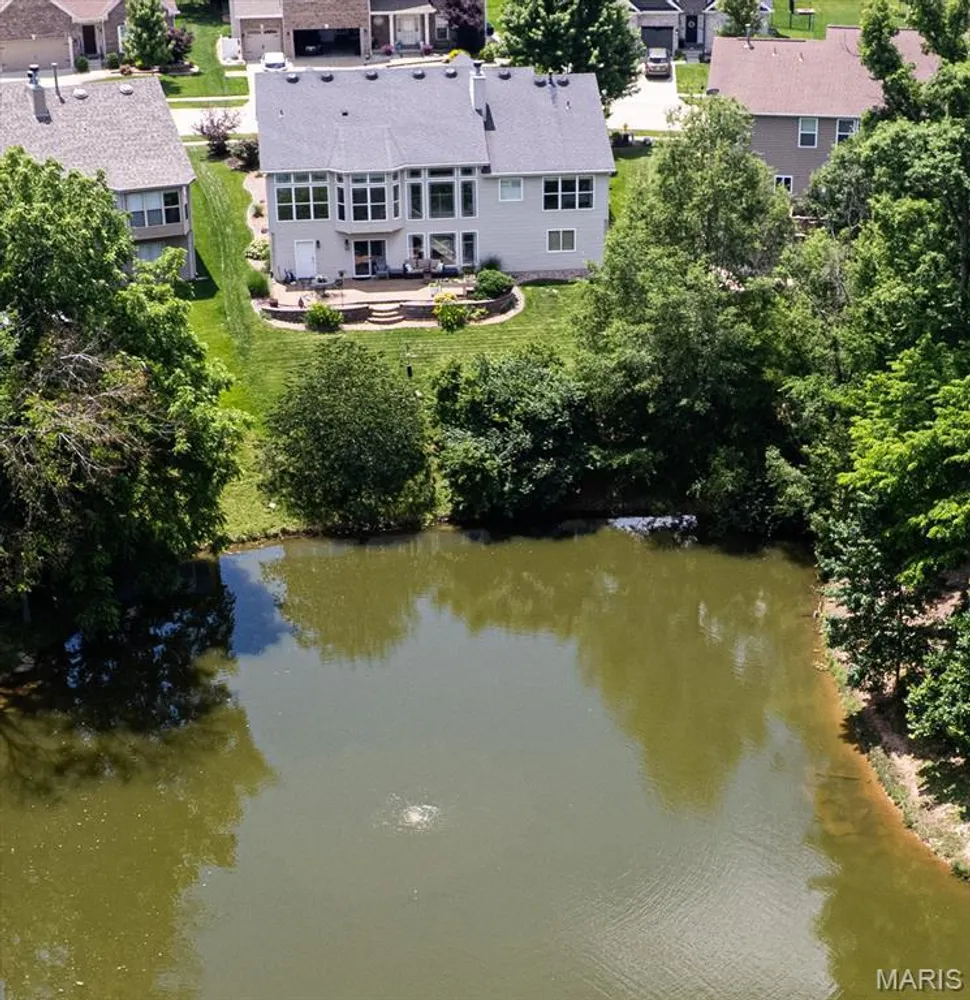 165 Carlton Point Dr, Wentzville, MO 63385