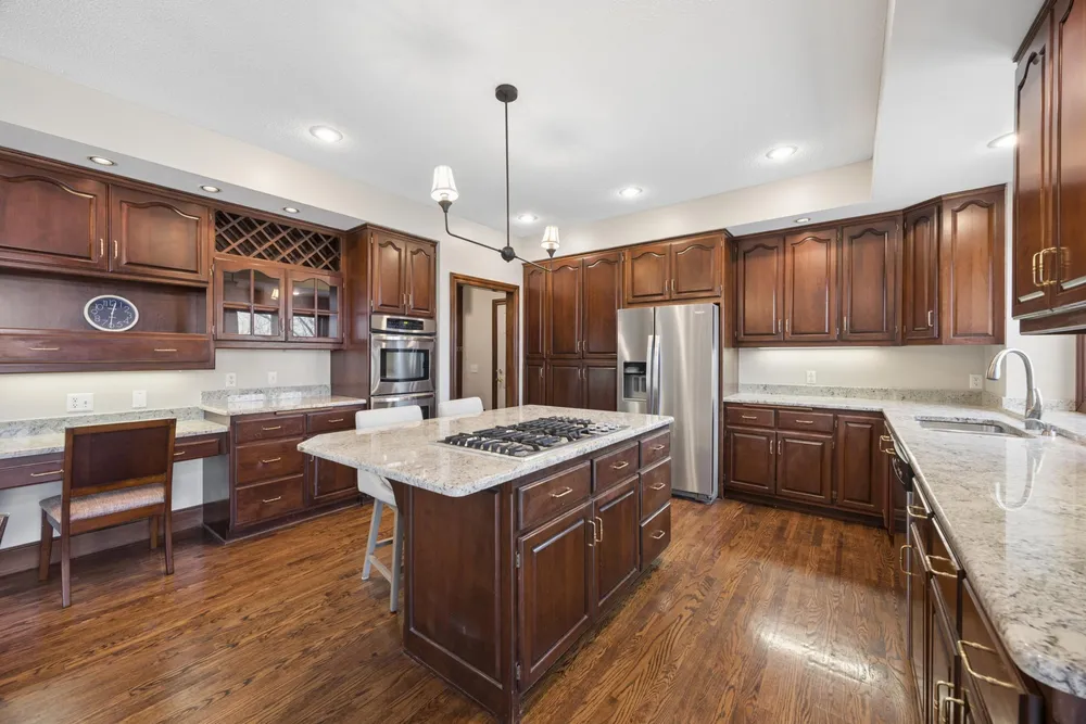 6565 Cherokee Trail W, Eden Prairie, MN 55344