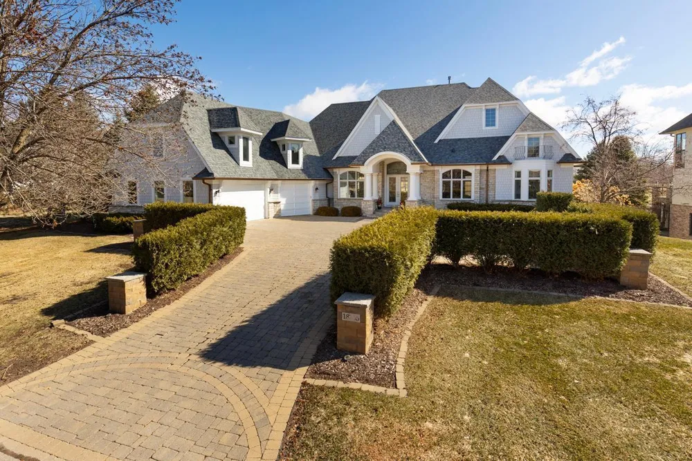 18355 Nicklaus Way, Eden Prairie, MN 55347