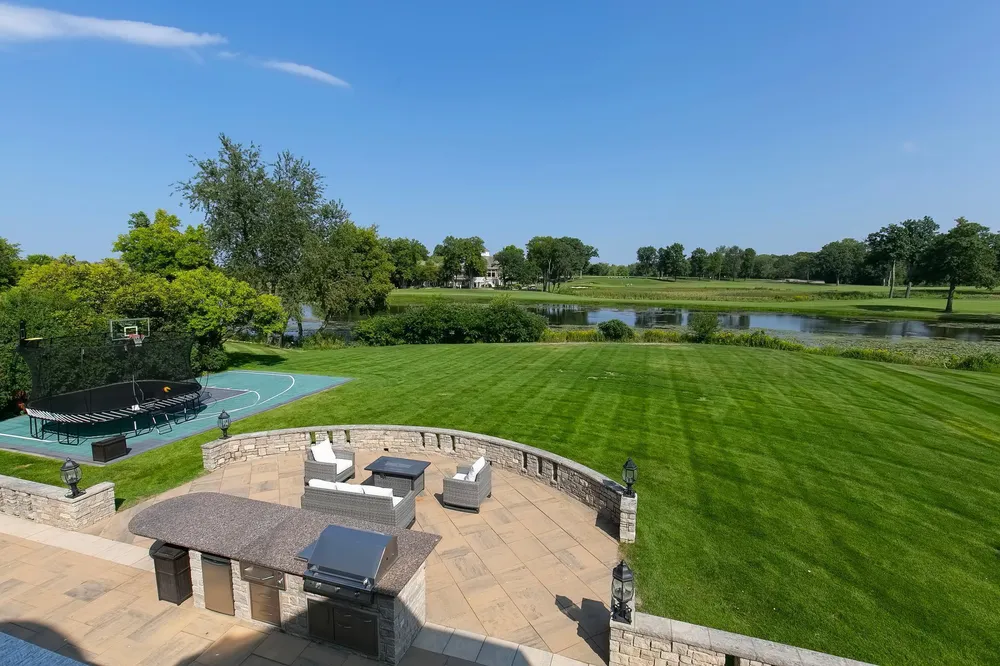 18355 Nicklaus Way, Eden Prairie, MN 55347