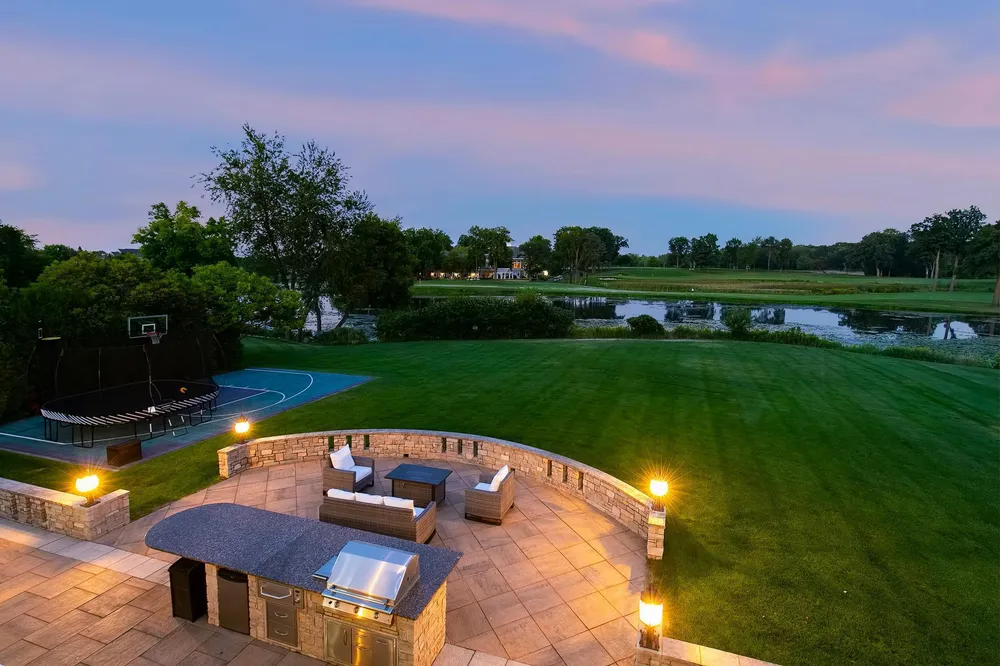 18355 Nicklaus Way, Eden Prairie, MN 55347