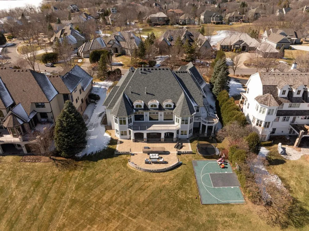 18355 Nicklaus Way, Eden Prairie, MN 55347