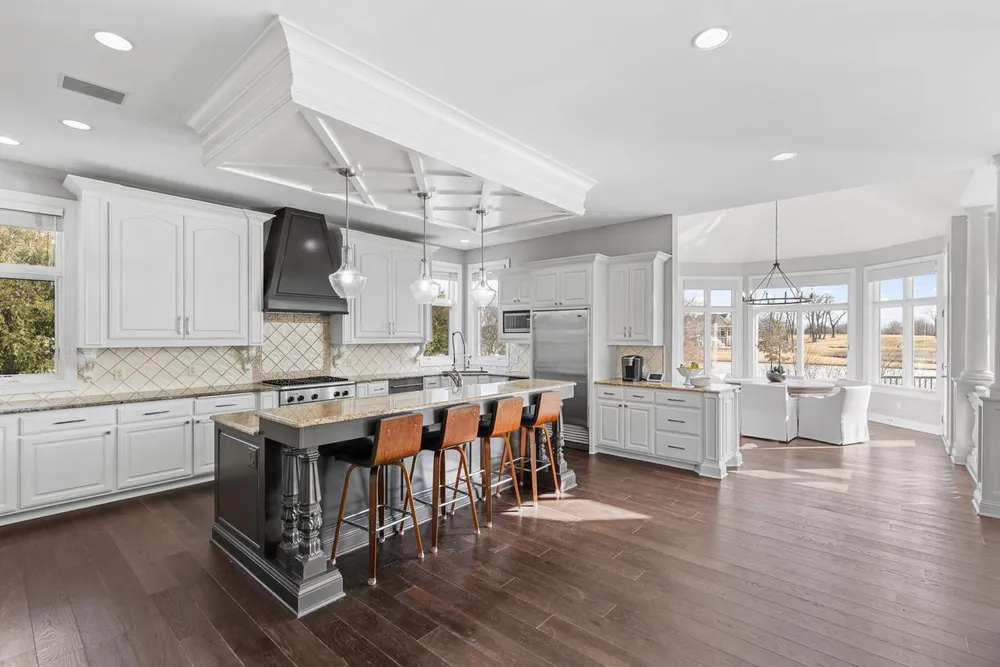 18355 Nicklaus Way, Eden Prairie, MN 55347