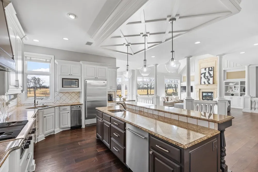 18355 Nicklaus Way, Eden Prairie, MN 55347