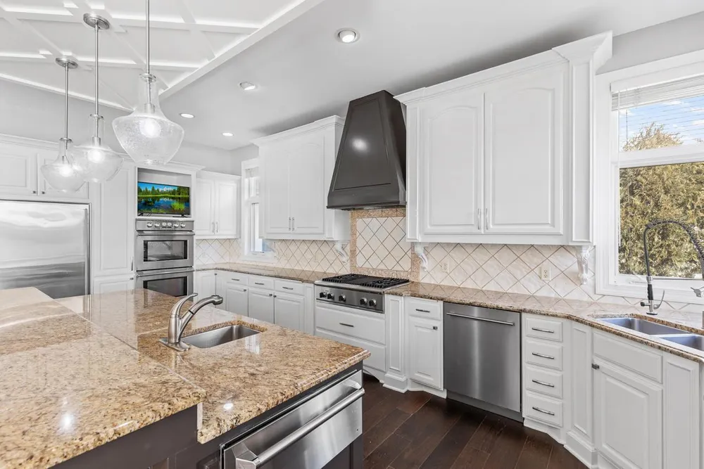 18355 Nicklaus Way, Eden Prairie, MN 55347