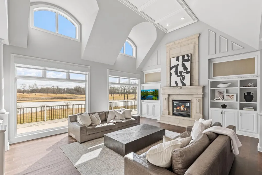 18355 Nicklaus Way, Eden Prairie, MN 55347