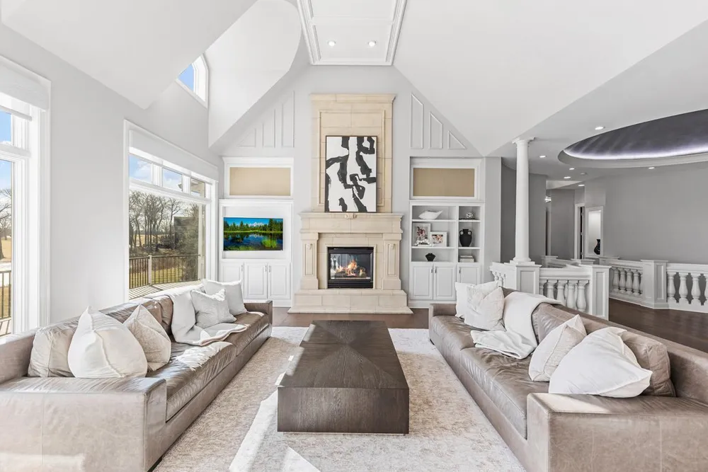 18355 Nicklaus Way, Eden Prairie, MN 55347