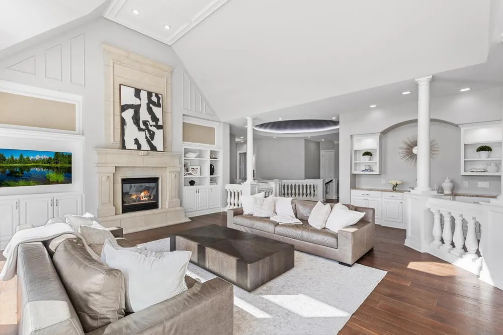 18355 Nicklaus Way, Eden Prairie, MN 55347