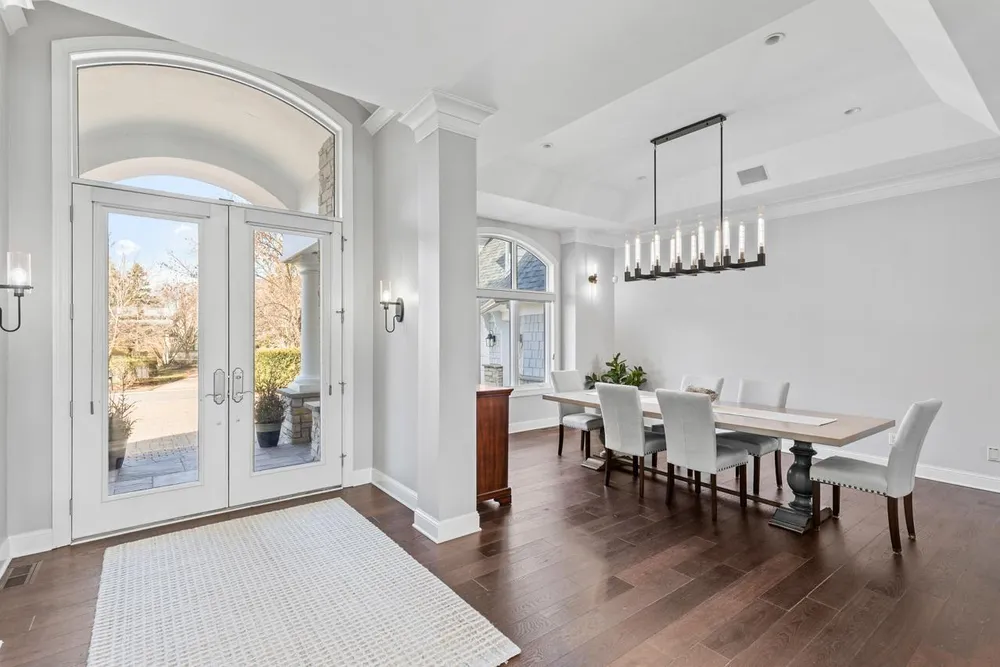 18355 Nicklaus Way, Eden Prairie, MN 55347