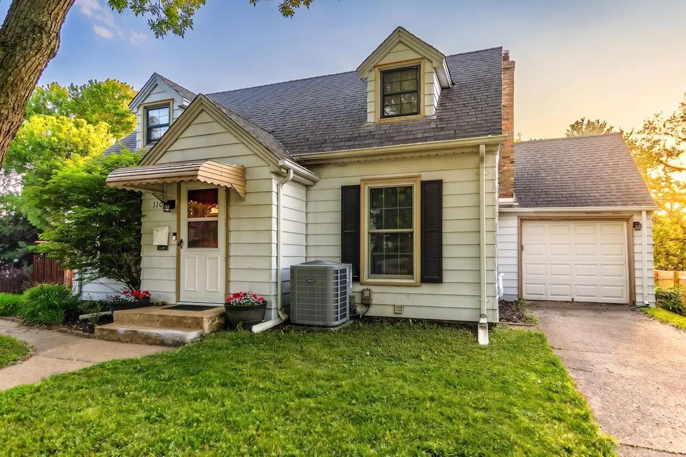 1101 Humboldt Ave, West St Paul, MN 55118