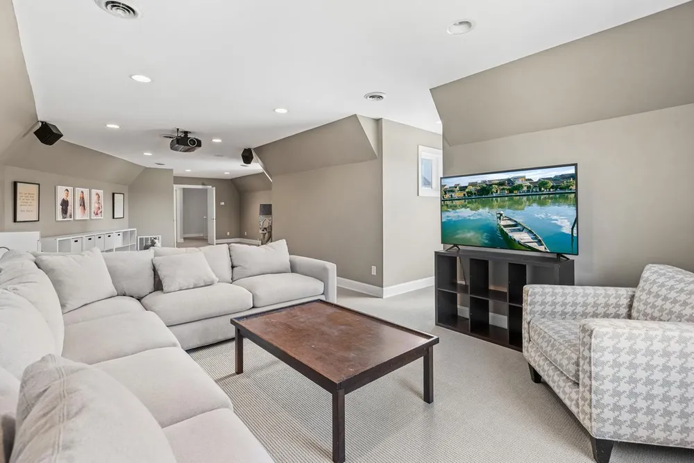 18355 Nicklaus Way, Eden Prairie, MN 55347