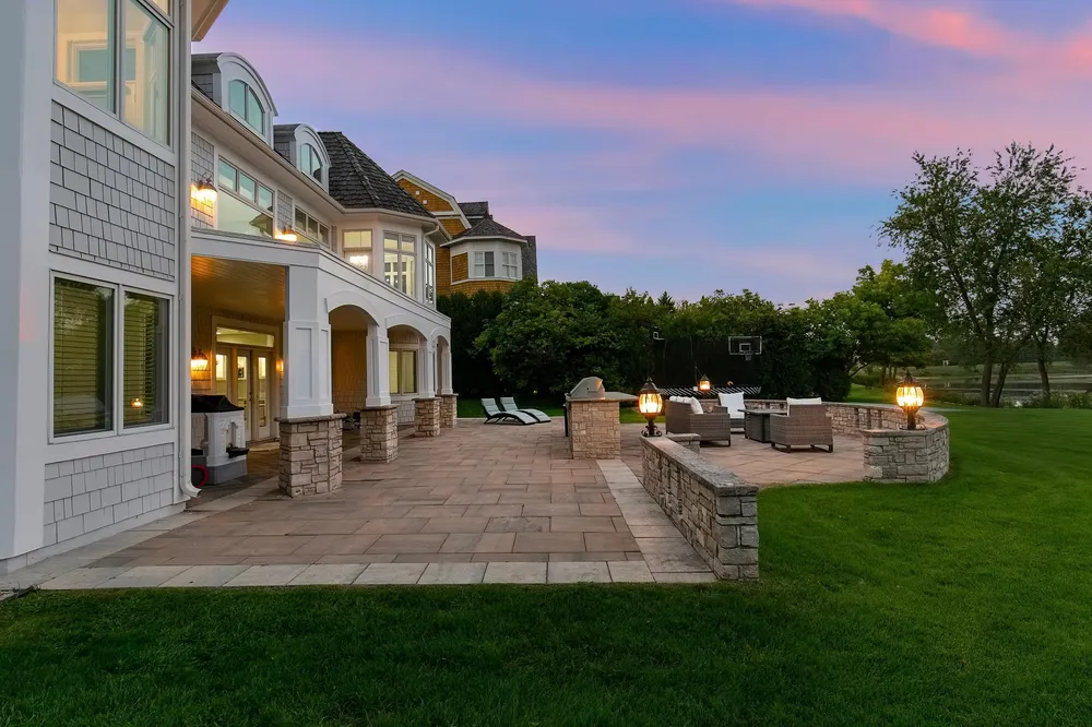 18355 Nicklaus Way, Eden Prairie, MN 55347