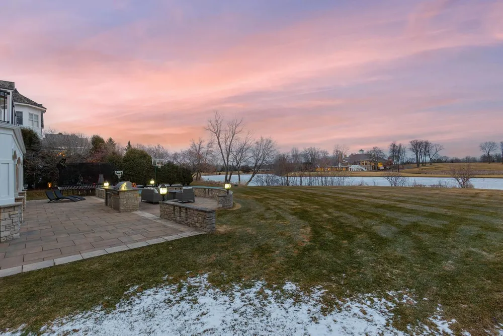 18355 Nicklaus Way, Eden Prairie, MN 55347