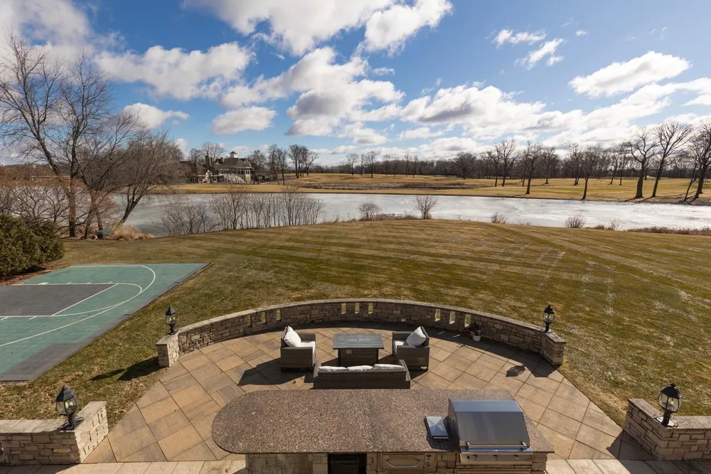 18355 Nicklaus Way, Eden Prairie, MN 55347