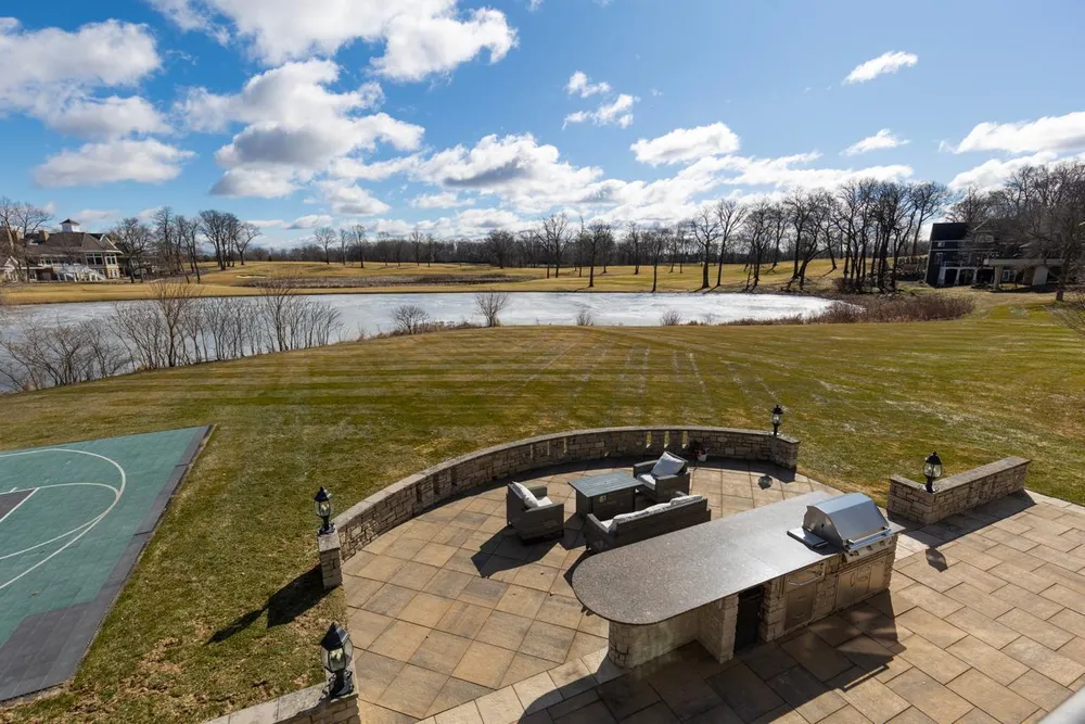 18355 Nicklaus Way, Eden Prairie, MN 55347