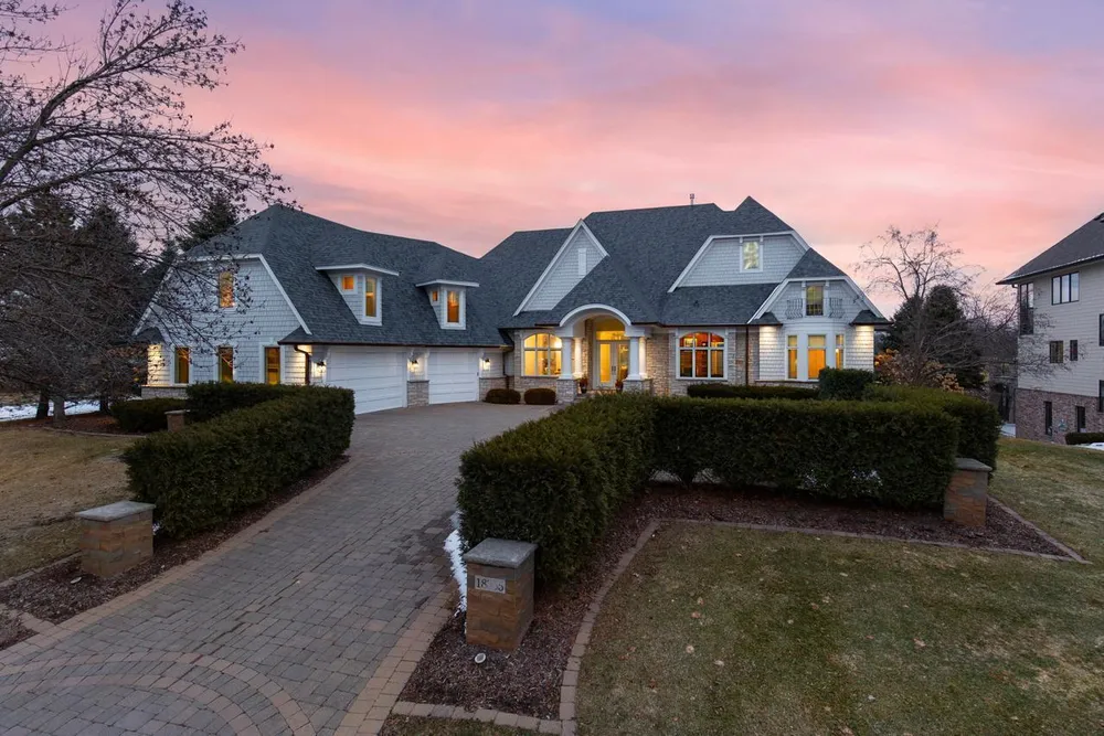 18355 Nicklaus Way, Eden Prairie, MN 55347