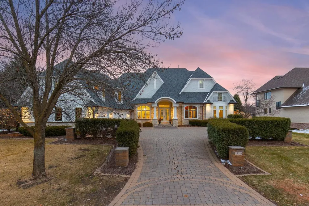 18355 Nicklaus Way, Eden Prairie, MN 55347