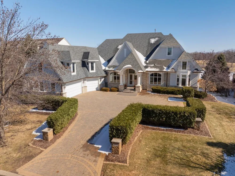 18355 Nicklaus Way, Eden Prairie, MN 55347