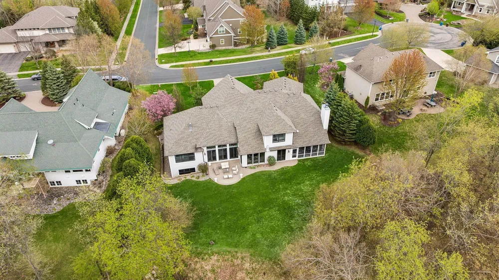 6930 Lake Harrison Circle, Chanhassen, MN 55317