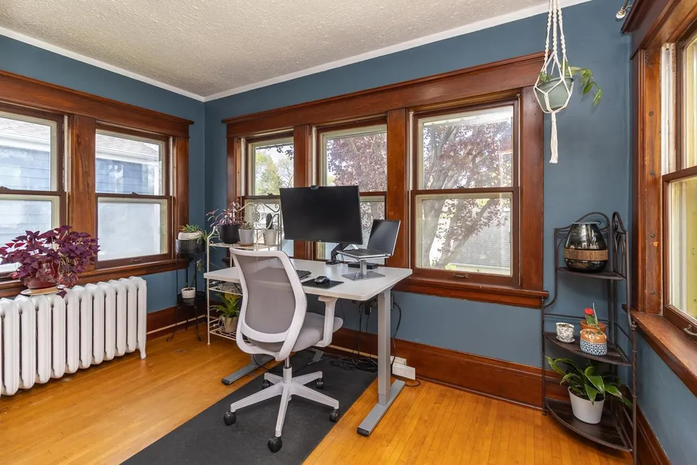 1315 Goodrich Ave, St Paul, MN 55105-2708
