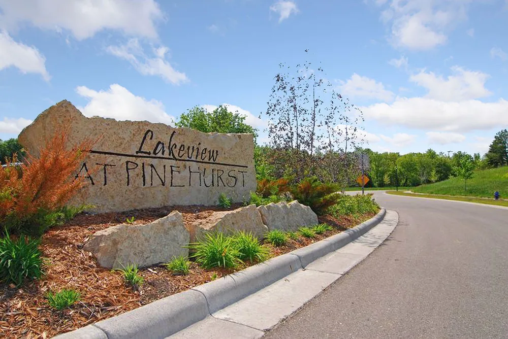 6930 Lake Harrison Circle, Chanhassen, MN 55317