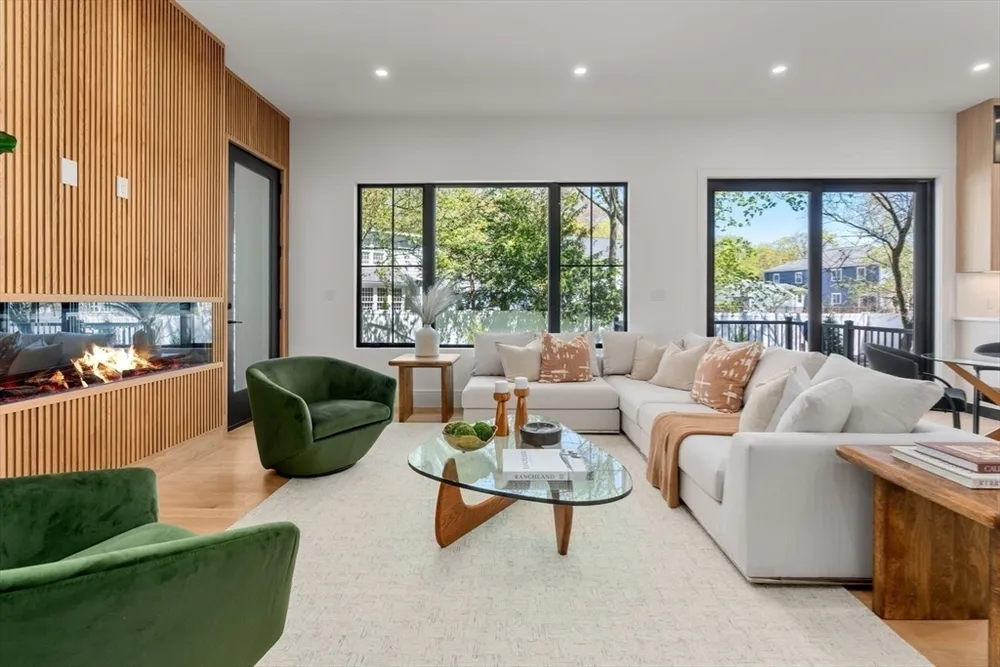 470 Quinobequin Rd, Newton, MA 02468