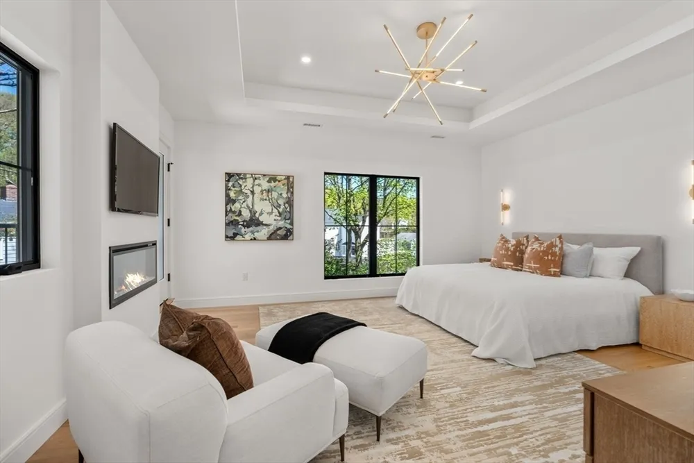470 Quinobequin Rd, Newton, MA 02468