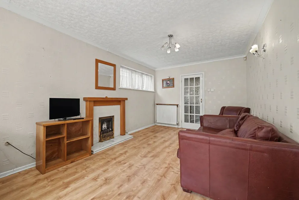 Property carousel item 9
