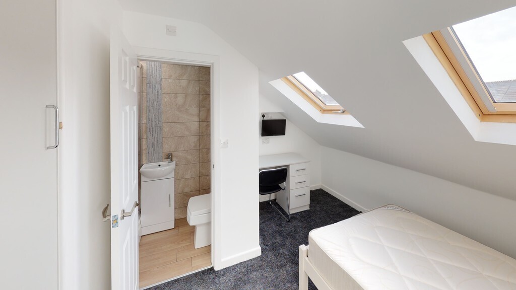 Room 4 of 5, Humber Avenue, Coventry, CV1 2AT Image 2