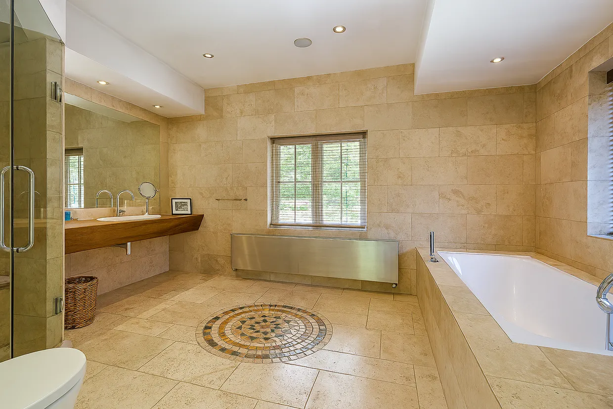 Tilford Road, Farnham, Surrey, GU9 photo 15