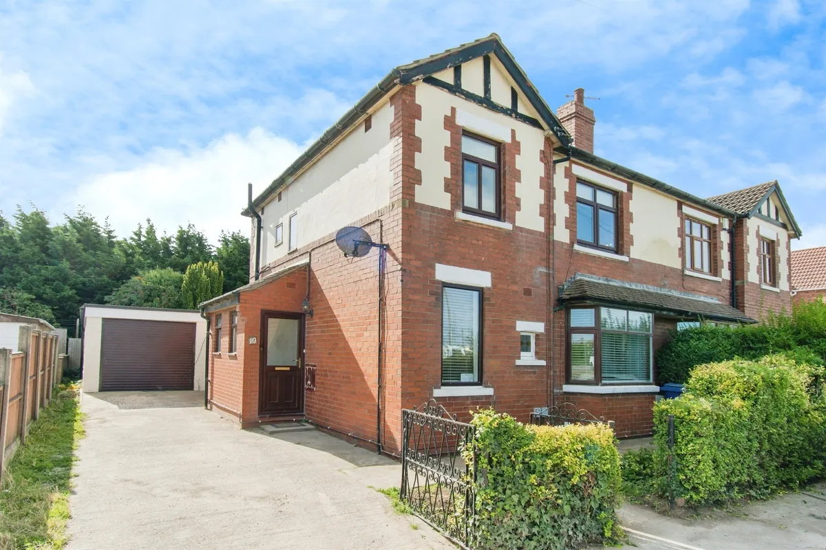 Glebelands, Knottingley