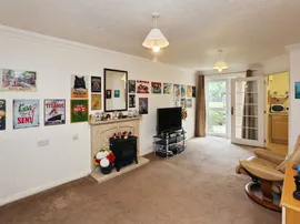Trinity Street, Fareham thumb 3