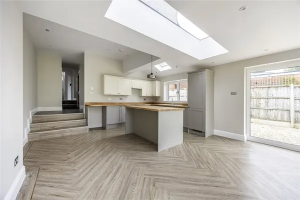 Old Bath Road, Leckhampton, GL53 photo 12
