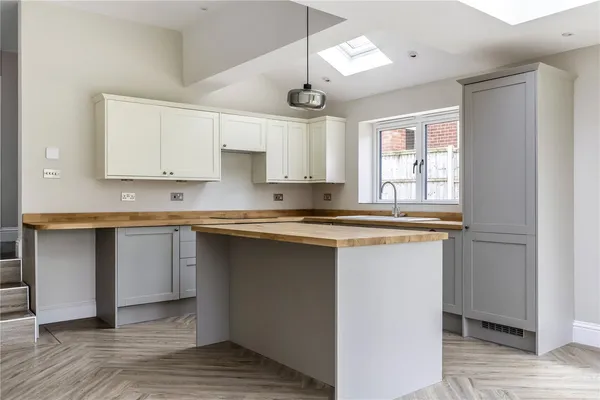 Old Bath Road, Leckhampton, GL53 photo 13