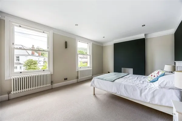 Old Bath Road, Leckhampton, GL53 photo 17