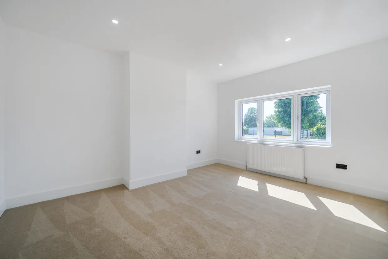 Court Avenue, Coulsdon, CR5 photo 6