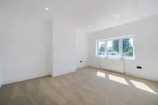 Court Avenue, Coulsdon, CR5 photo 6