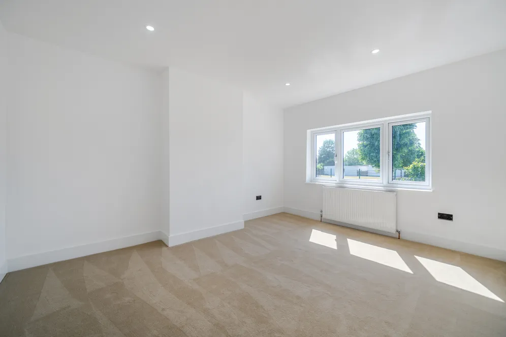 Court Avenue, Coulsdon, CR5 photo 6