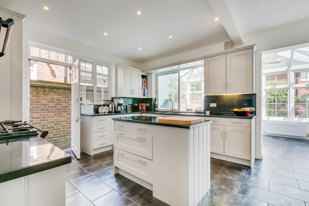 Stonehill Road, London, SW14 photo 4