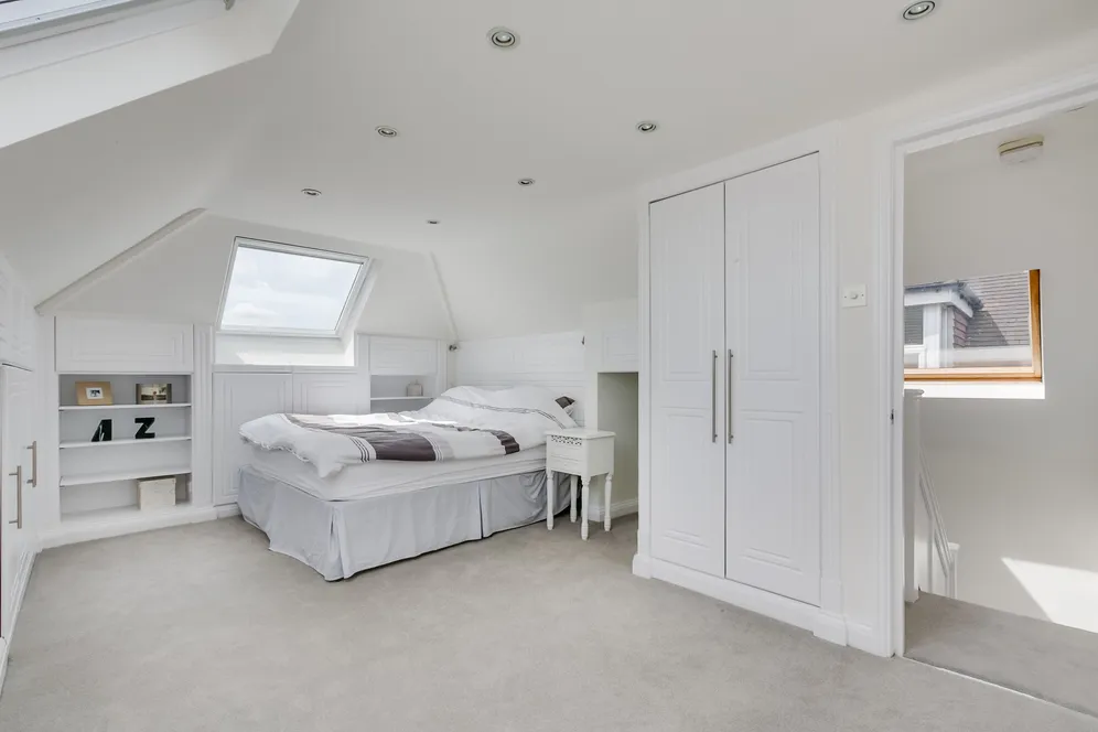 Stonehill Road, London, SW14 photo 10