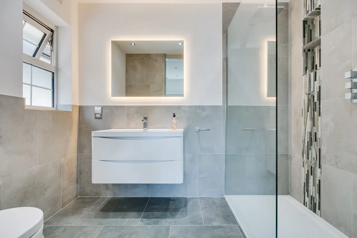 Stonehill Road, London, SW14 photo 13