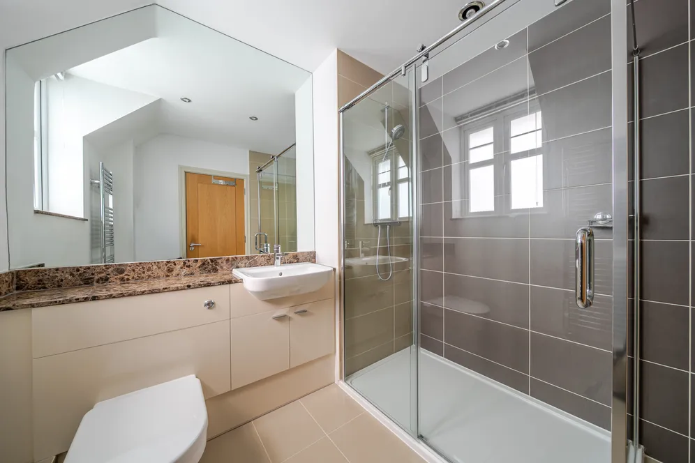 Parklands Close, Lower Bourne, Farnham, GU9 photo 14