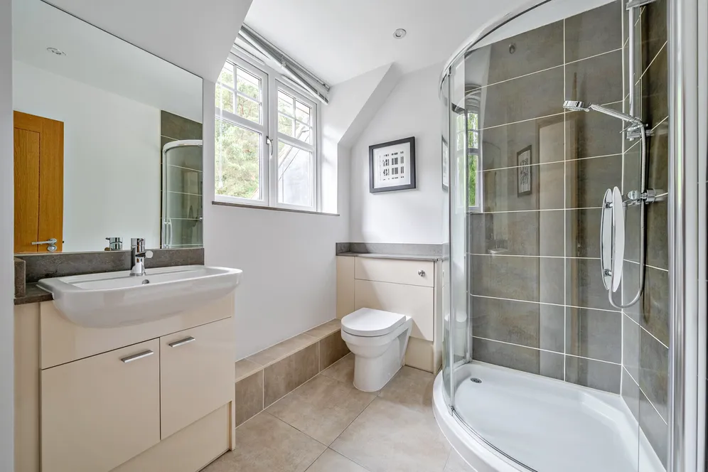 Parklands Close, Lower Bourne, Farnham, GU9 photo 18