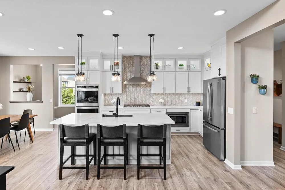 16920 Reeder Ridge, Eden Prairie, MN 55347