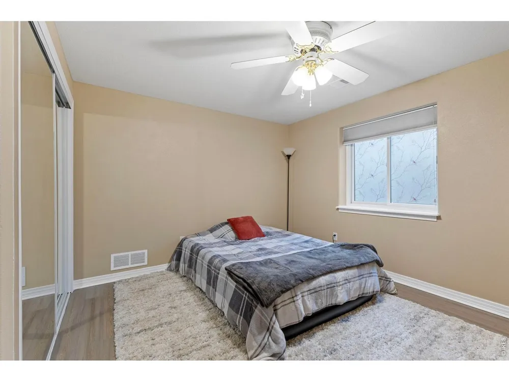 2517 Falcon Dr, Longmont, CO 80503