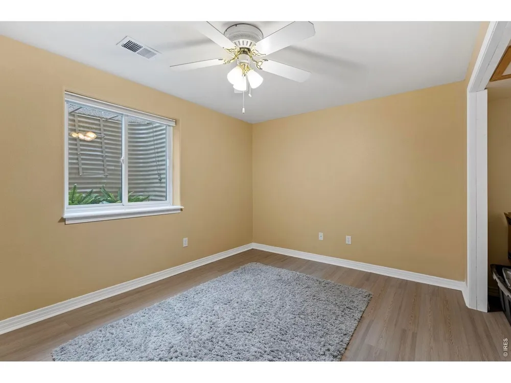 2517 Falcon Dr, Longmont, CO 80503