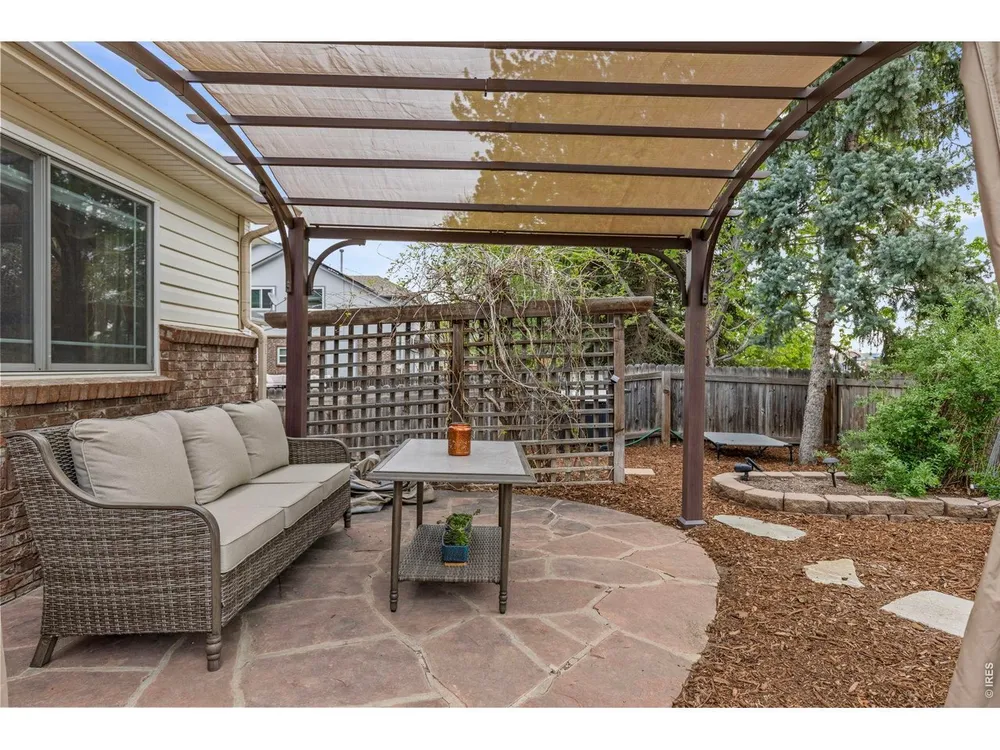 2517 Falcon Dr, Longmont, CO 80503