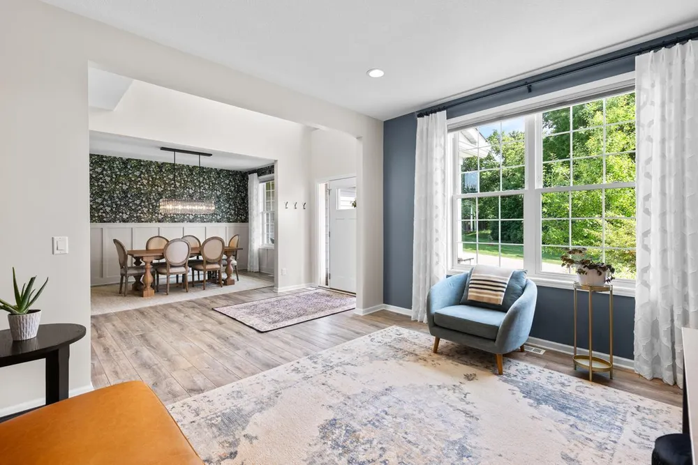 16920 Reeder Ridge, Eden Prairie, MN 55347