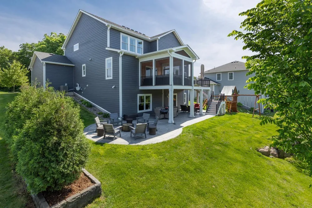 16920 Reeder Ridge, Eden Prairie, MN 55347